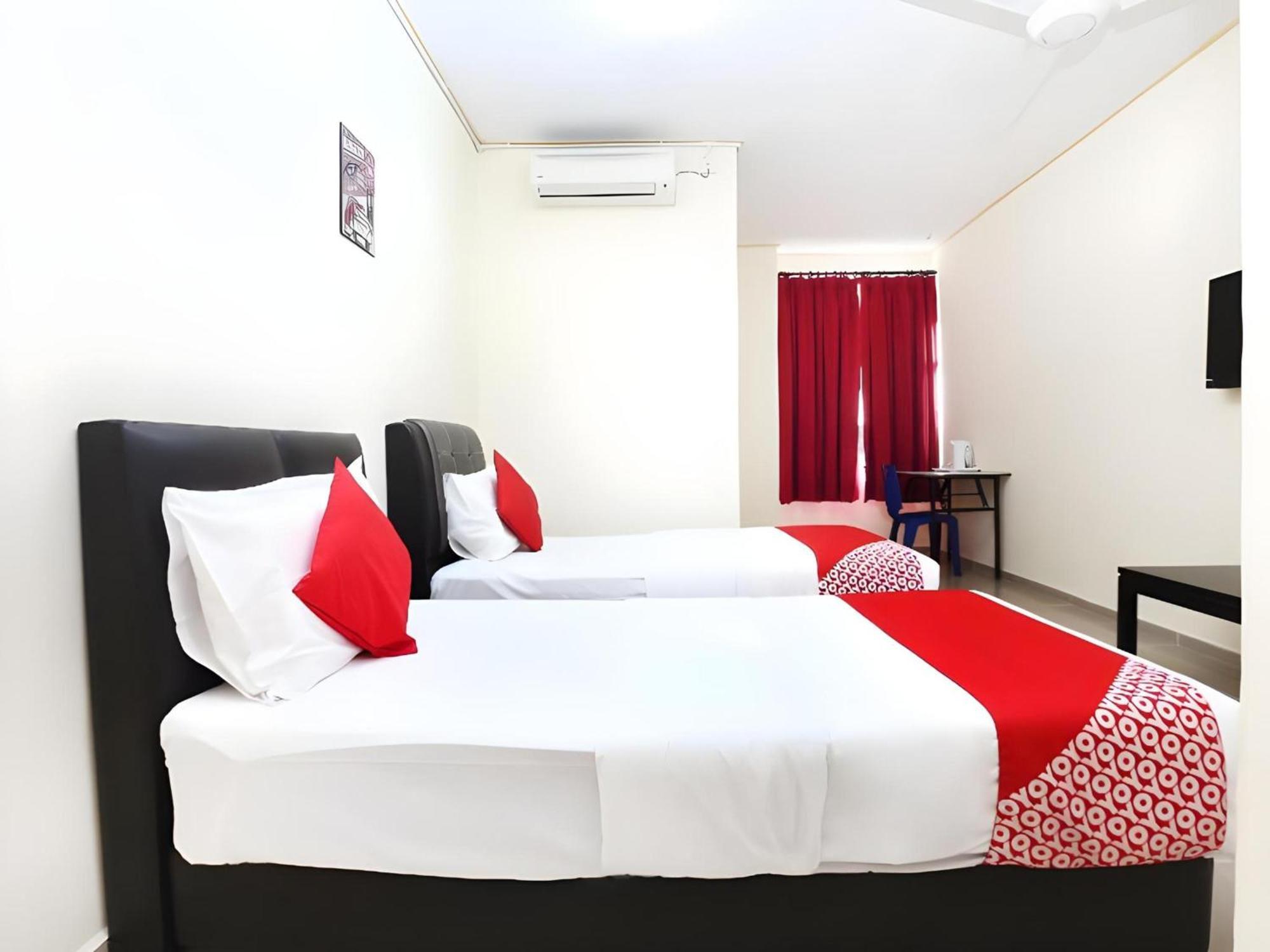 Super Oyo 89640 Hotel Pelangi Marang Dış mekan fotoğraf