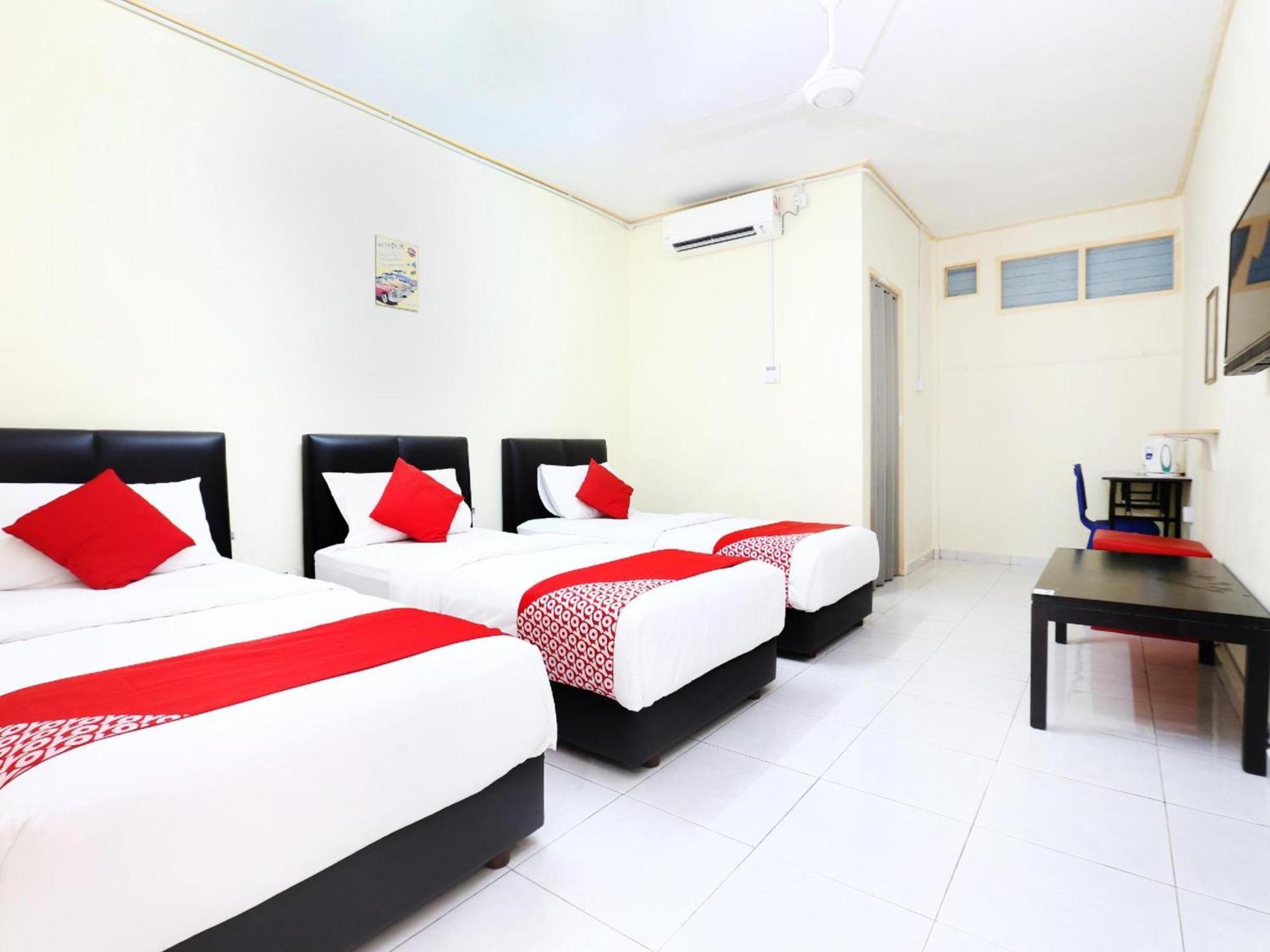 Super Oyo 89640 Hotel Pelangi Marang Dış mekan fotoğraf