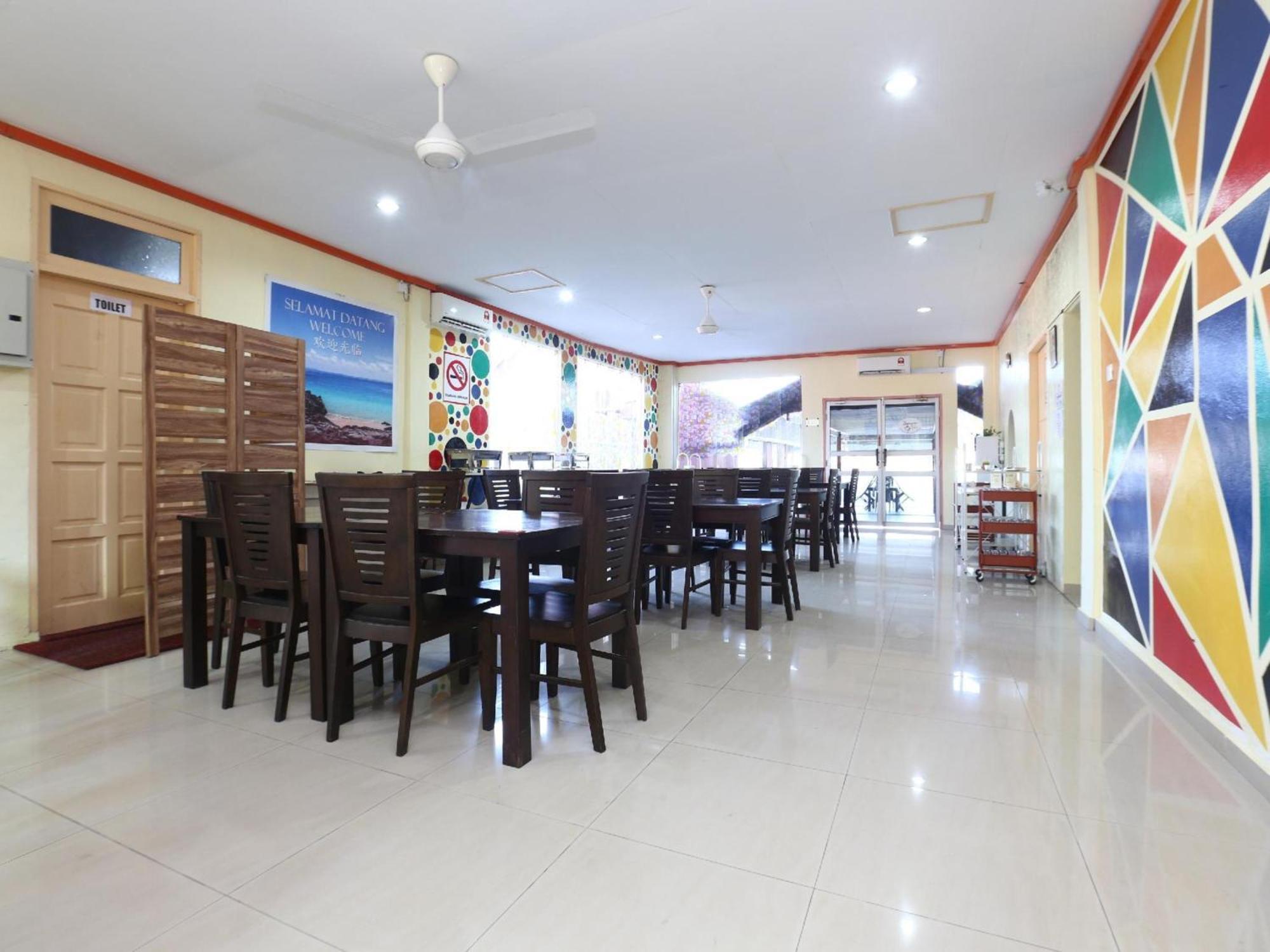 Super Oyo 89640 Hotel Pelangi Marang Dış mekan fotoğraf