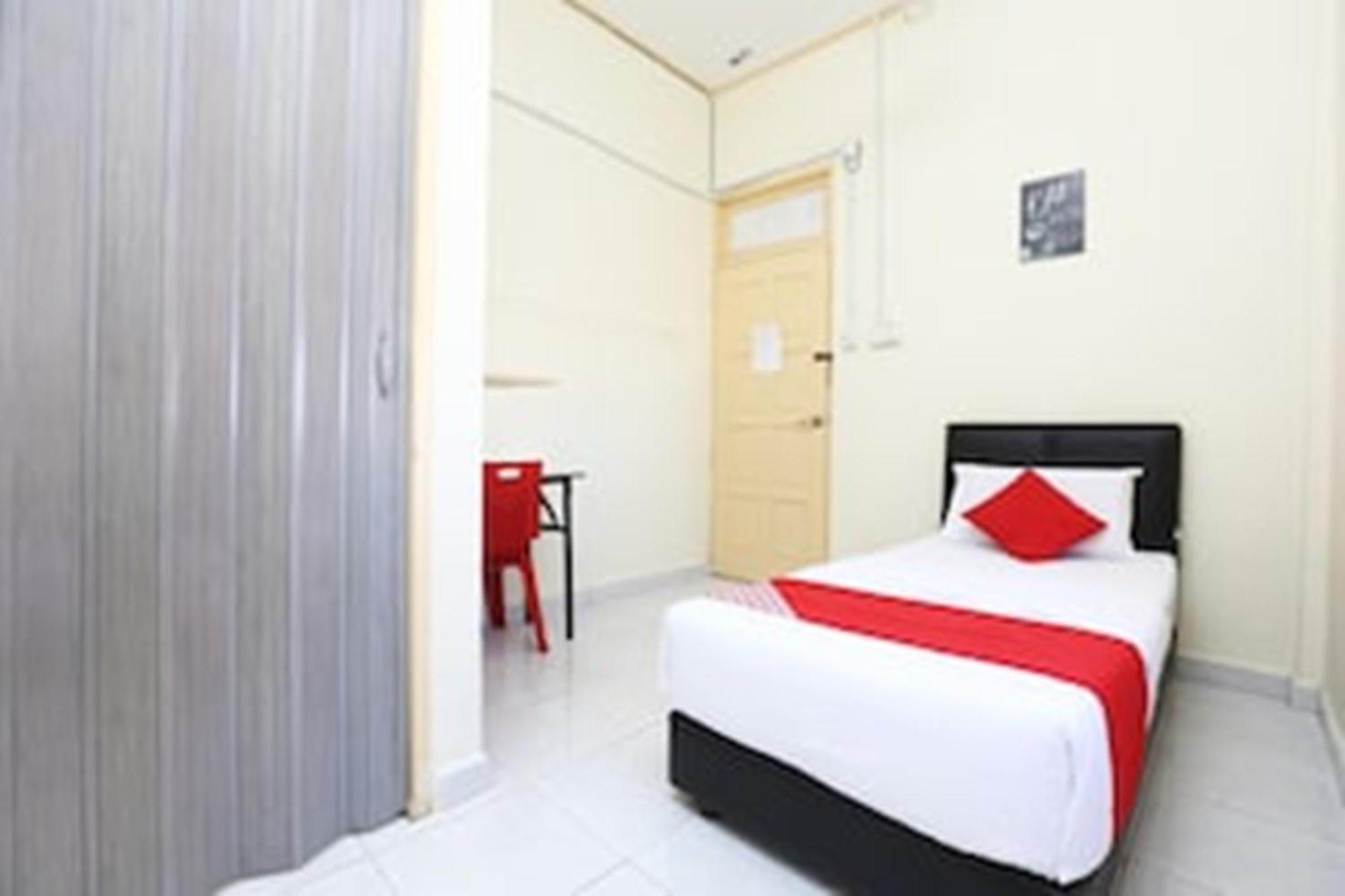 Super Oyo 89640 Hotel Pelangi Marang Dış mekan fotoğraf