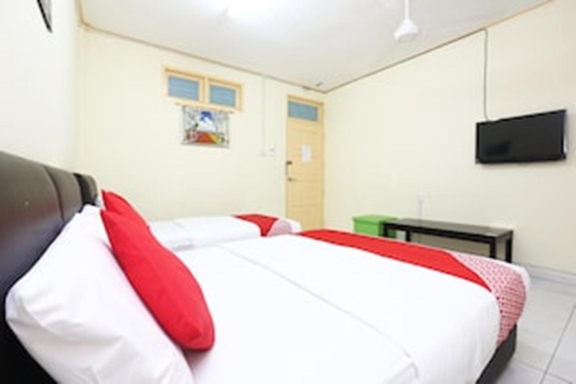 Super Oyo 89640 Hotel Pelangi Marang Dış mekan fotoğraf