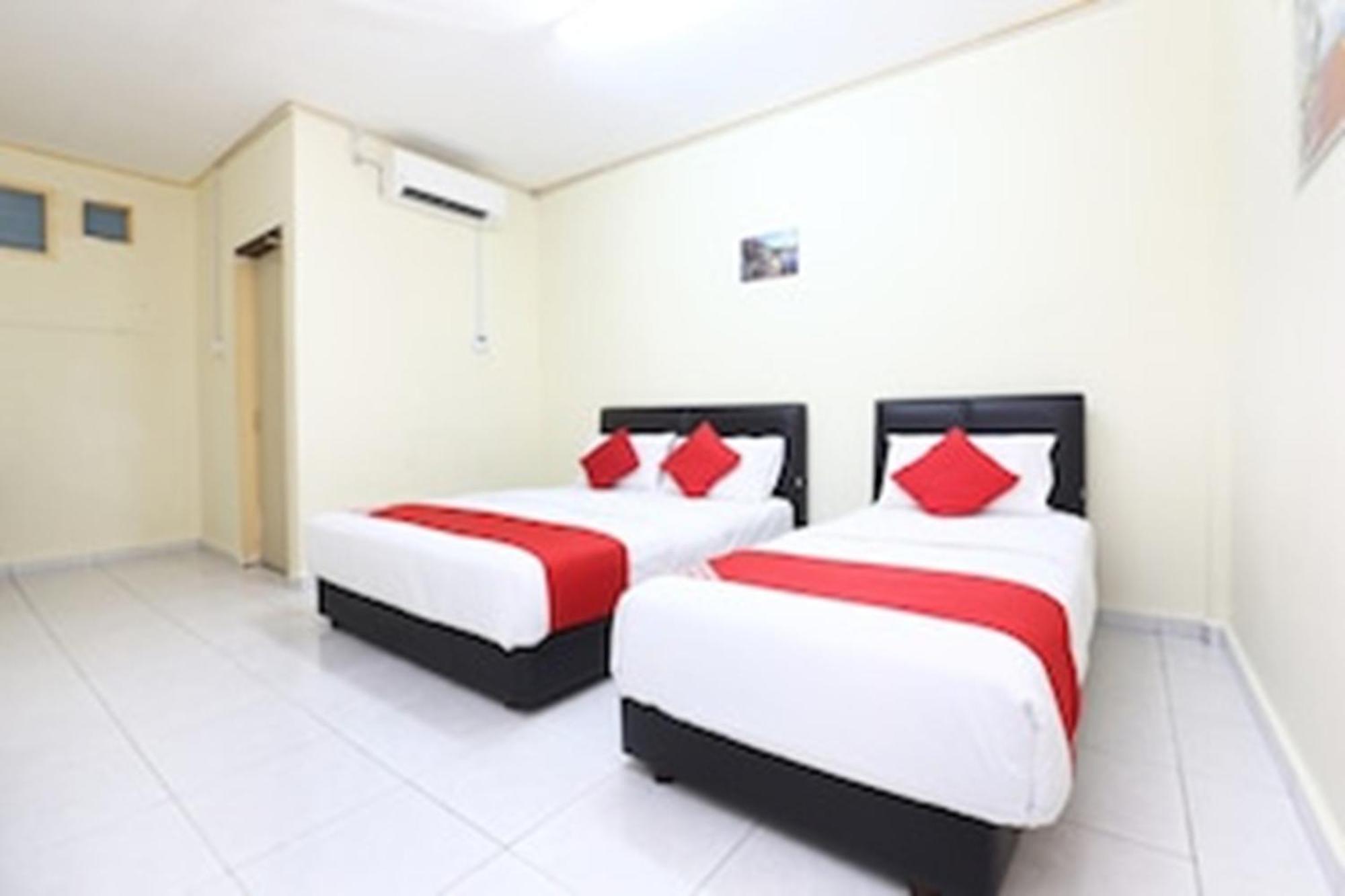 Super Oyo 89640 Hotel Pelangi Marang Dış mekan fotoğraf