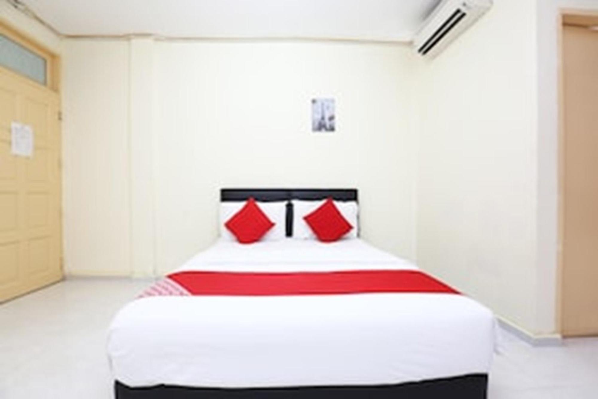 Super Oyo 89640 Hotel Pelangi Marang Dış mekan fotoğraf