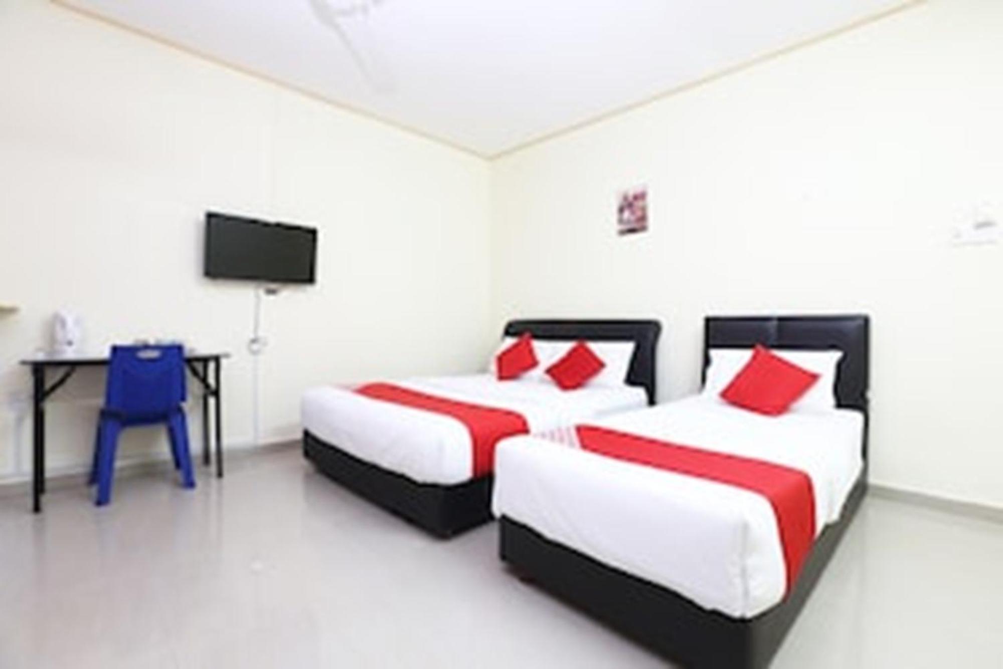 Super Oyo 89640 Hotel Pelangi Marang Dış mekan fotoğraf