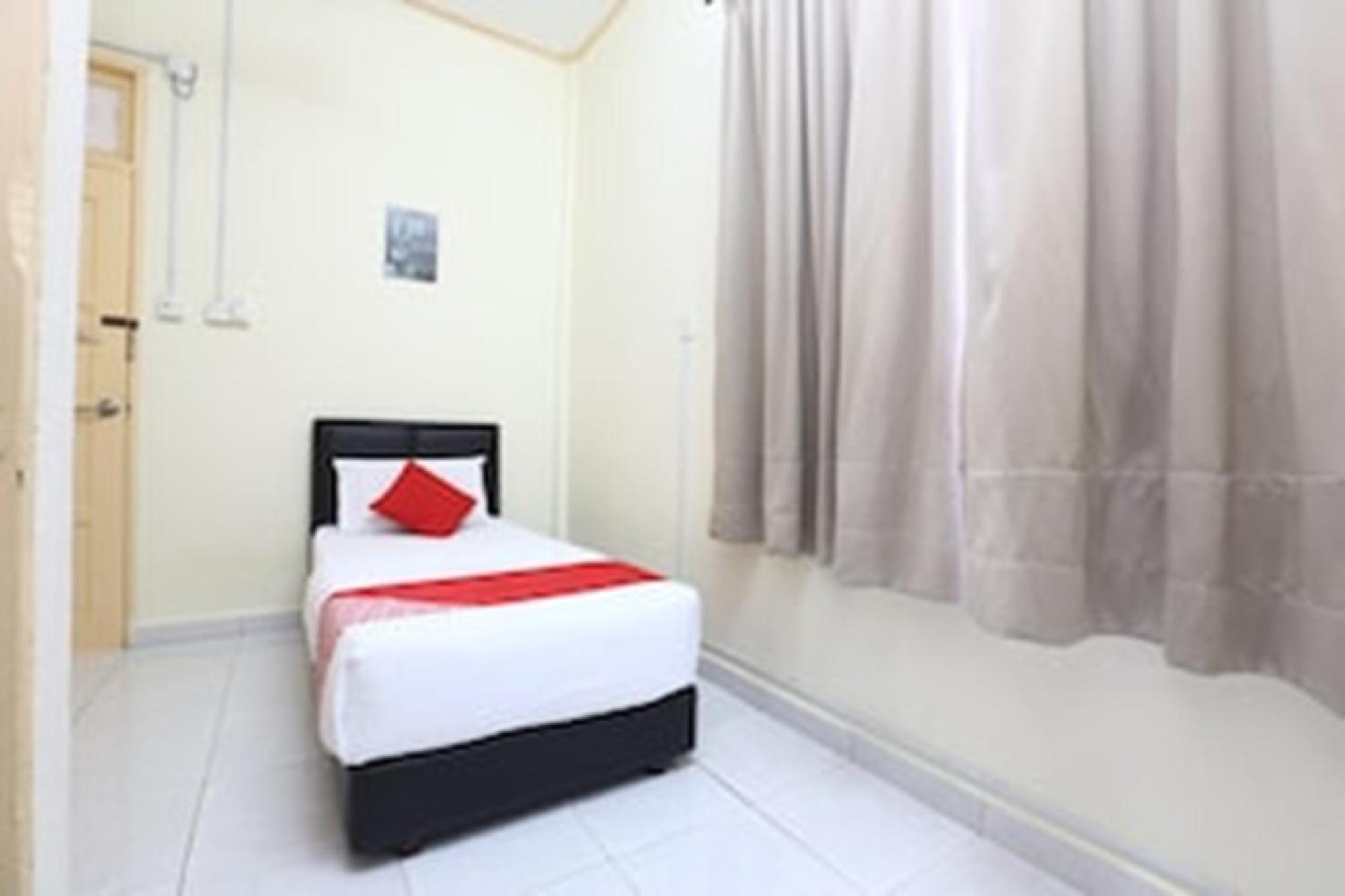 Super Oyo 89640 Hotel Pelangi Marang Dış mekan fotoğraf