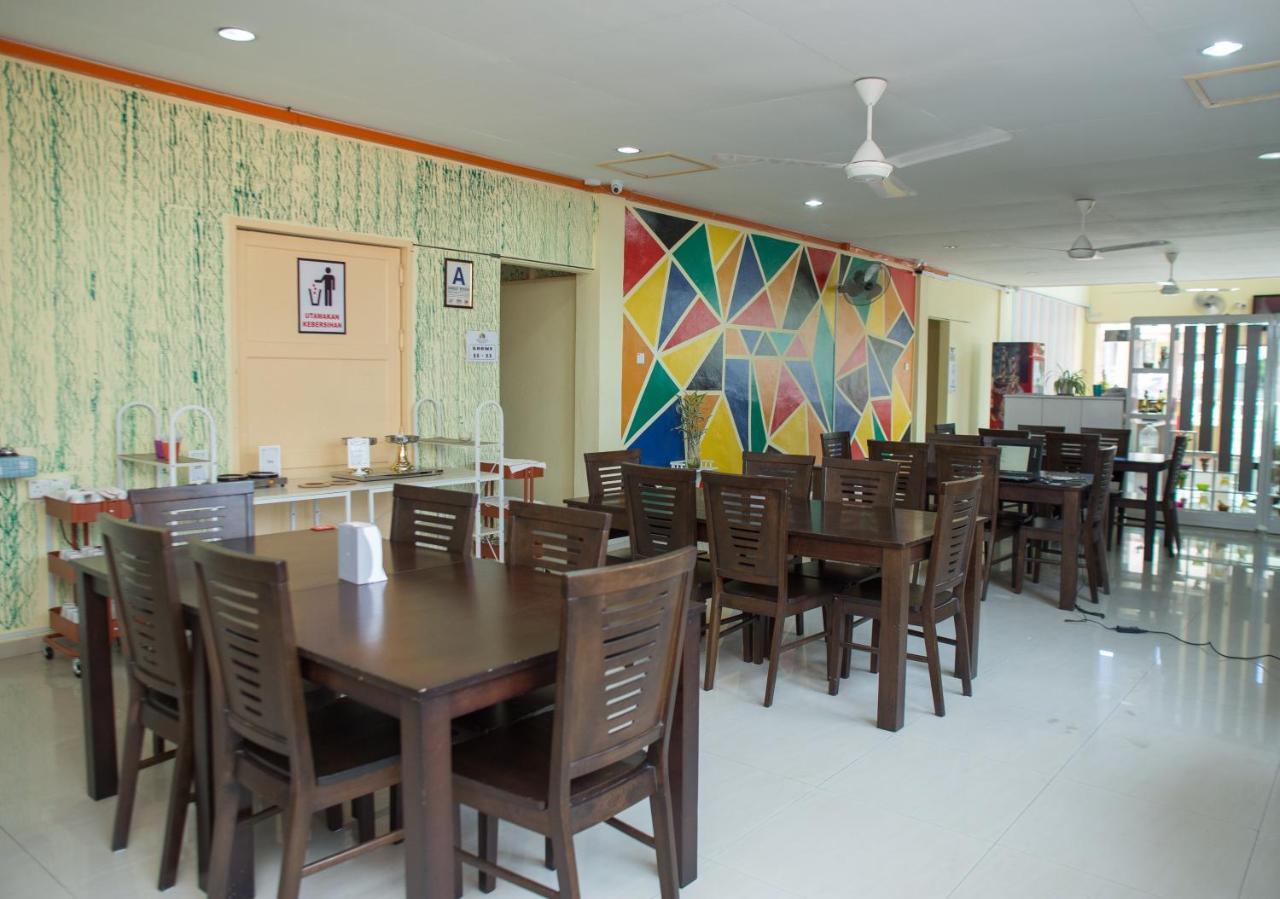 Super Oyo 89640 Hotel Pelangi Marang Dış mekan fotoğraf